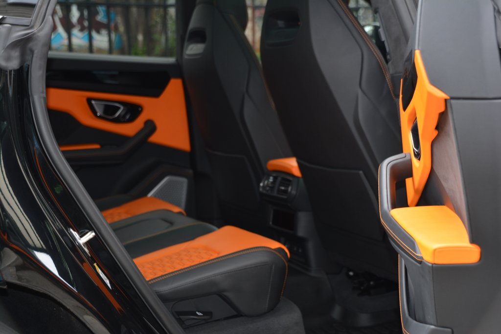 Lamborghini Urus rear seats